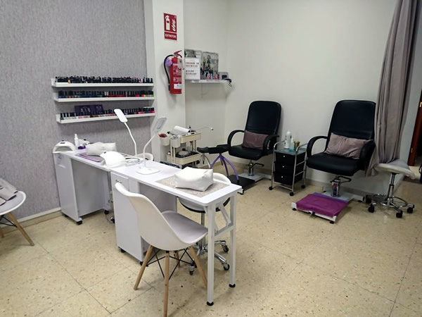 sala de uñas en ondass peluquería y estética